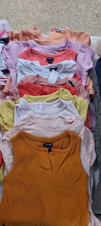 Plusieurs vêtements fille