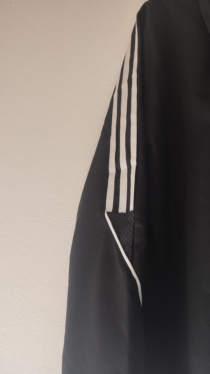 Veste adidas 11- 12 ans comme neuve - photo numéro 4