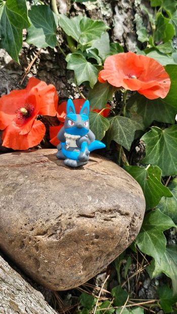 Super figurine Pokemon Nintendo finger puppet lucario