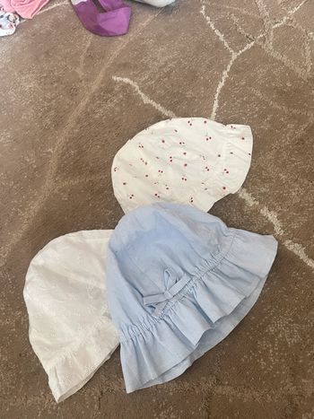 Lot 3 chapeaux fille