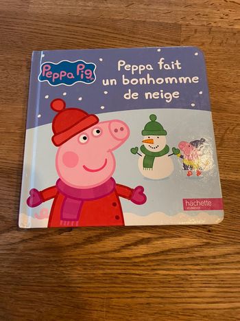 Livre cartonné Peppa Pig Peppa fait un bonhomme de neige