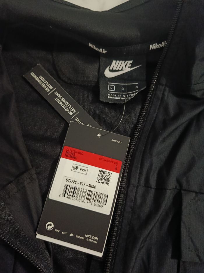 Veste Nike Air Authentique 
Neuf - photo numéro 5