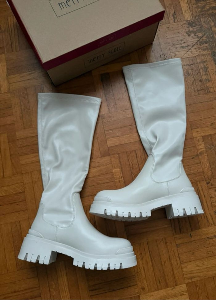 Bottes cuissardes longues beige ultra tendance moutmout à l'intérieur, neuf, T. 38 - photo numéro 2