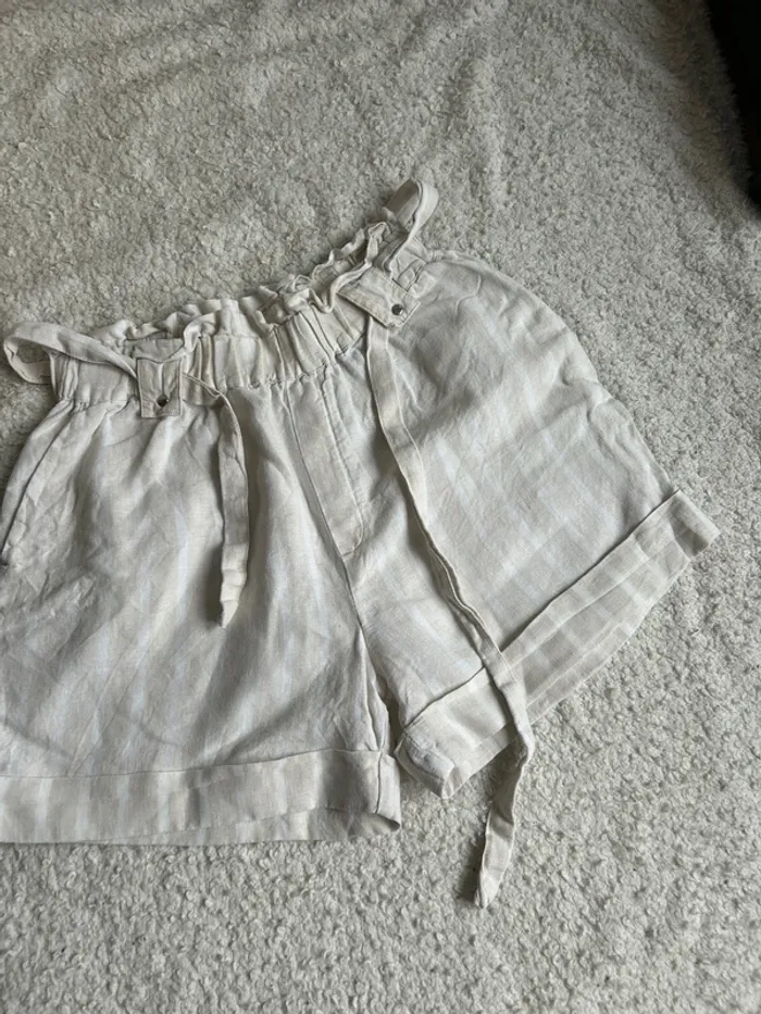 Short à rayures