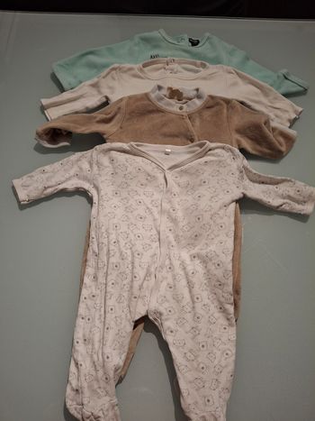 Lot de 4 pyjamas 6 mois