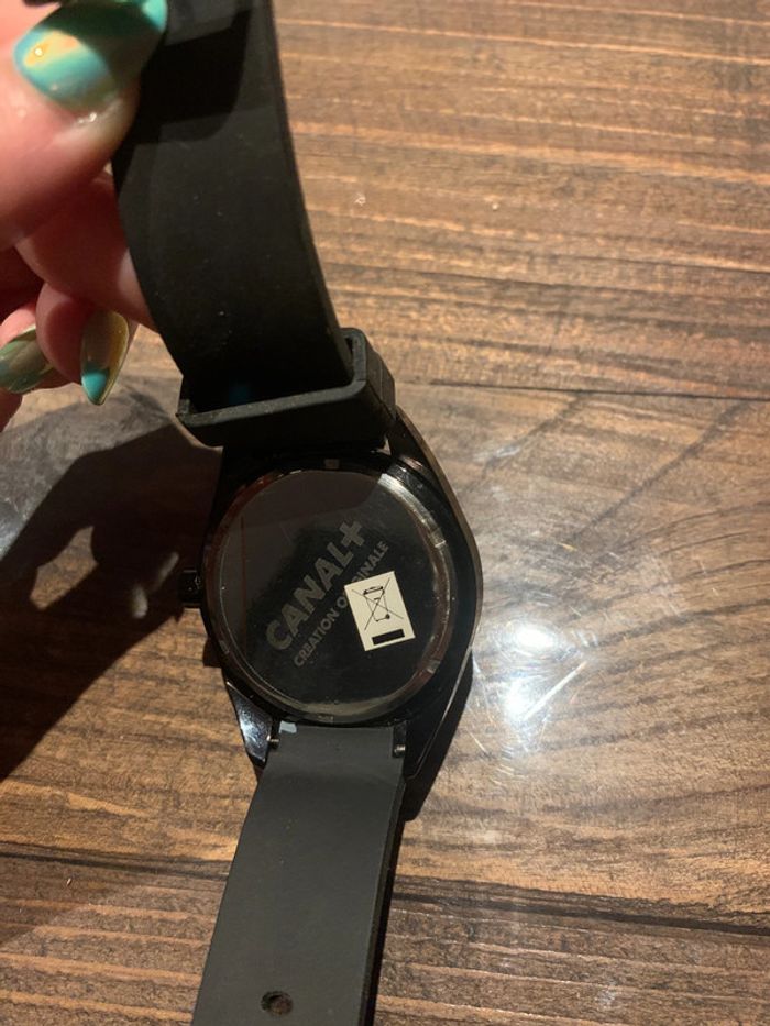 Montre Canal+ - photo numéro 2