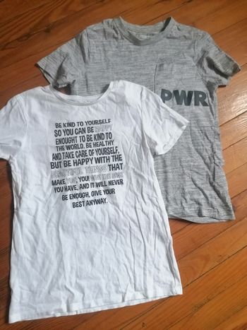 Lot 2 T-shirts 🤍🩶 manches courtes garçon 11/12 ans