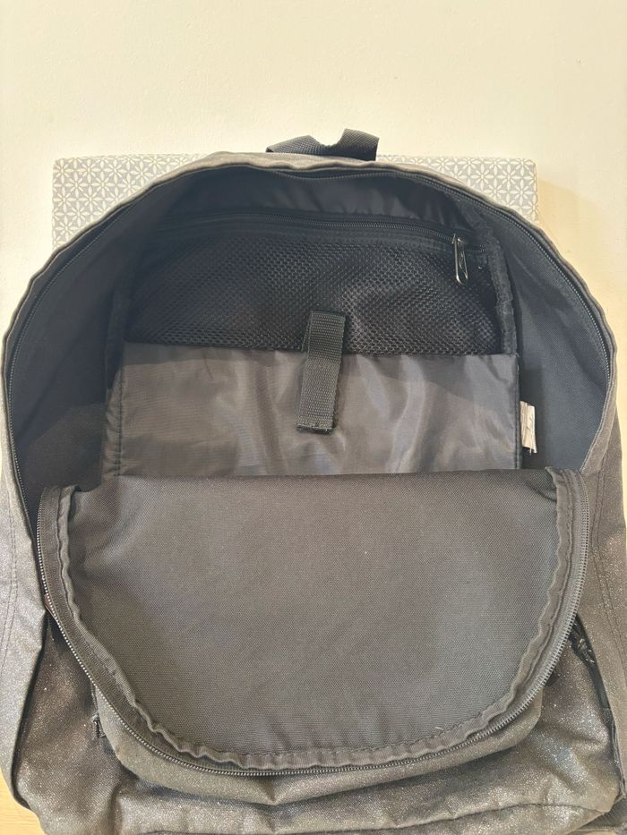 Sac à dos "Out Of Office" 27L + Trousse "Benchmark" Spark Black - photo numéro 5