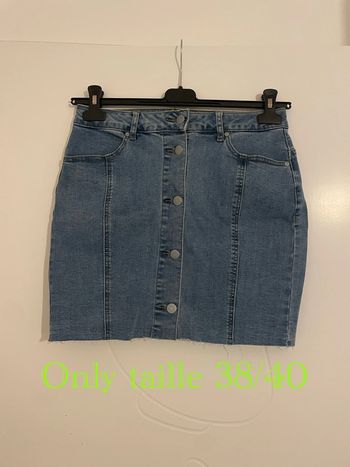 Jupe bleu clair en jean bouton devant extensible taille haute Only taille 29 ou 38/40
