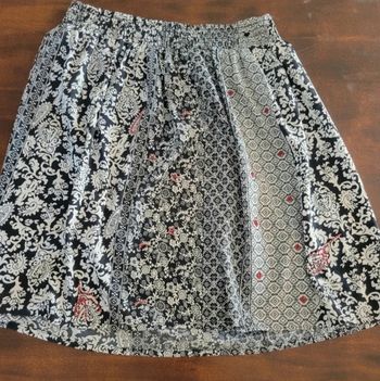 Jupe noire et blanche avec motif