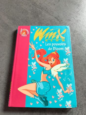 Vends livre de poche la bibliothèque rose Winx club.