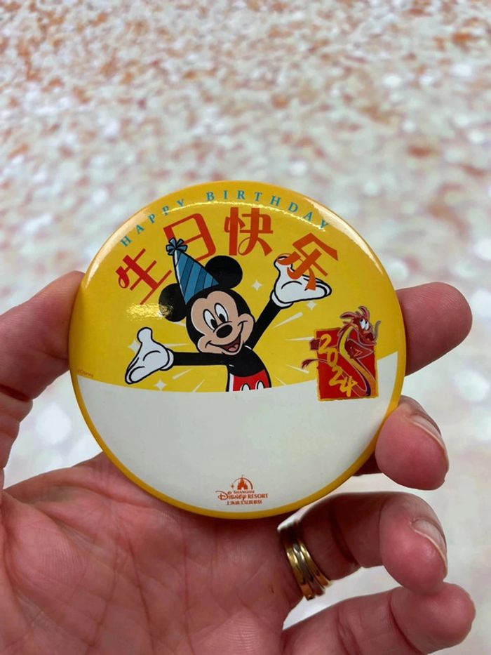 Badge Disneyland Anniversaire + Stickers Shanghai Disney Resort - photo numéro 3