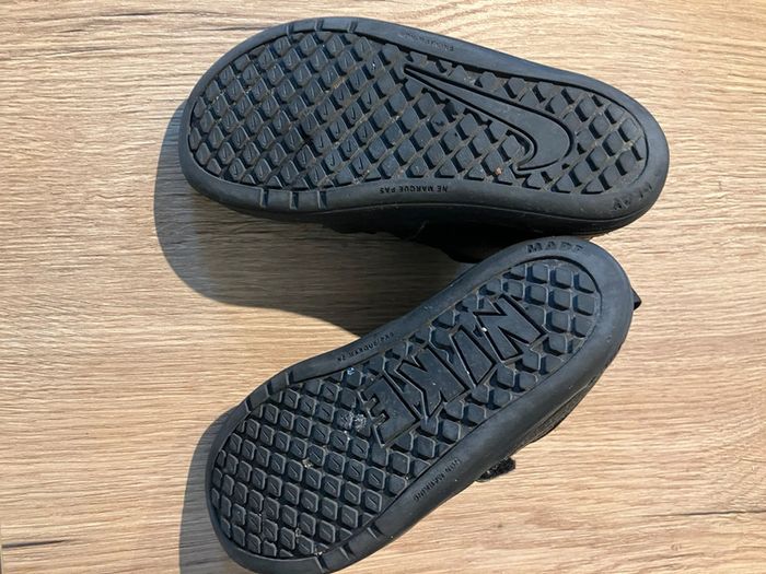 Baskets Nike noires à scratch - photo numéro 2