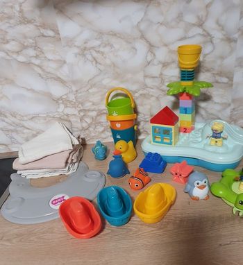 Lot de jouets et Duplo pour le bain 🌸