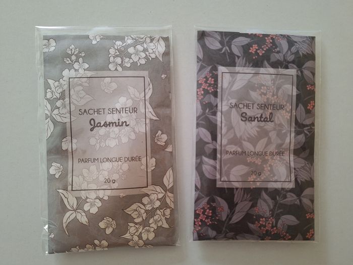 Lot de 2 sachets senteurs différents