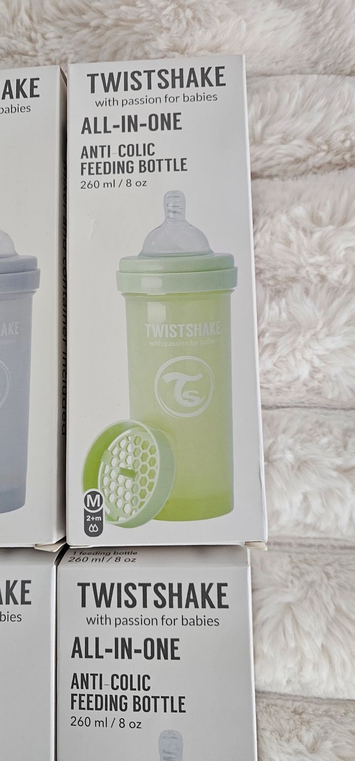 Lot de 4 biberons anticoliques Twistshake neufs - photo numéro 3