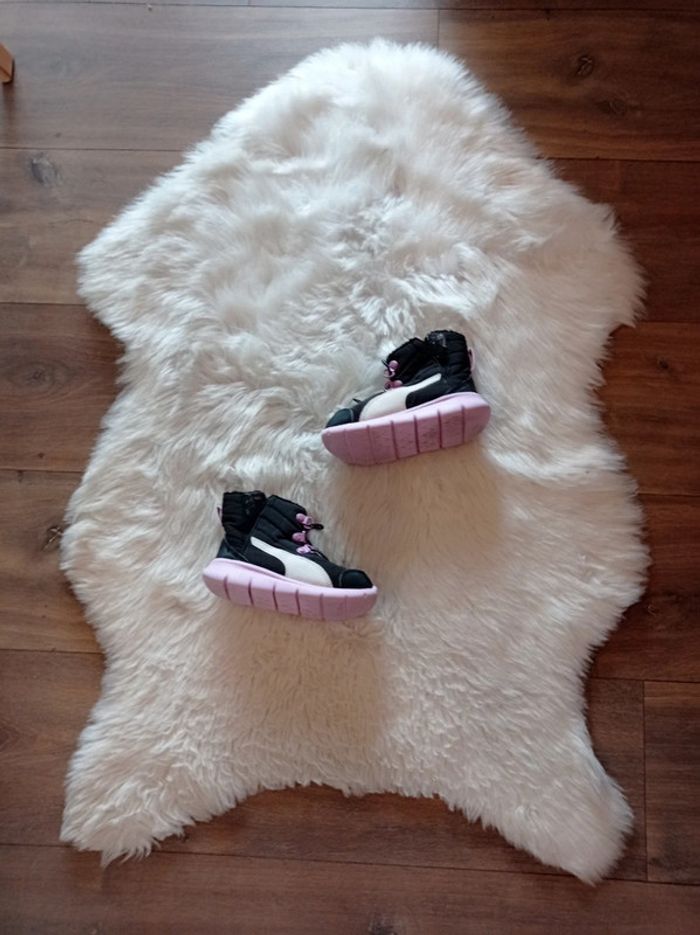 Puma basket boots de neige pointure 24 noir et lila