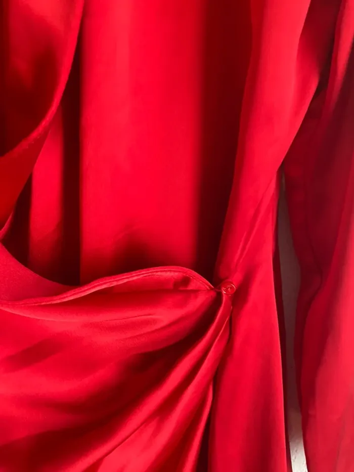 Robe Zara satinée rouge taille L 40 - photo numéro 3