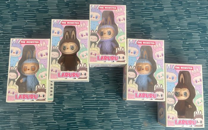Lot de 5 labubus the monster