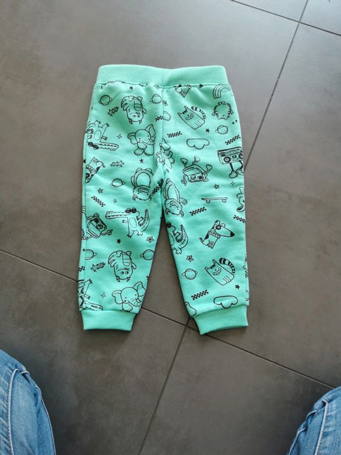 Pantalon de jogging état neuf Primark 12-18 mois - photo numéro 4