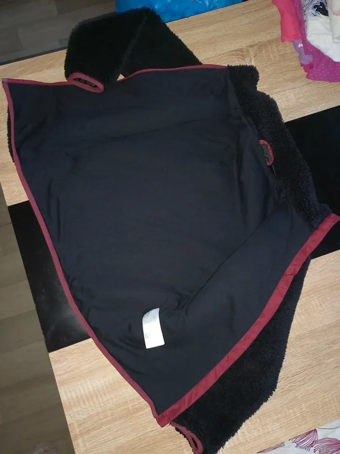 Veste noir bien chaude 10ans - photo numéro 6