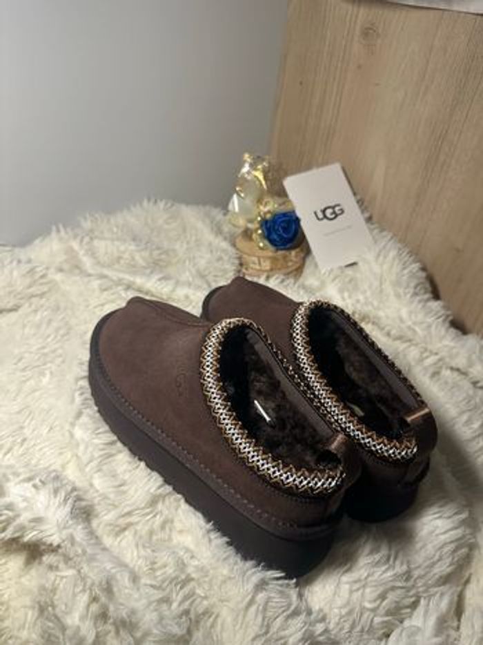 UGG tazz II Sabot - Couleurs marron chocolat