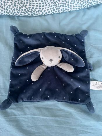 Doudou plat lapin bleu étoile simba toys