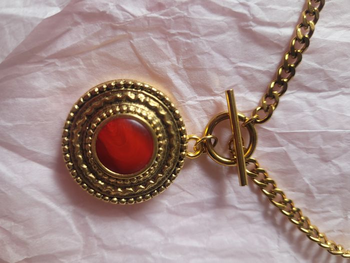 Collier upcyclé avec un joli bouton chiné. - photo numéro 3