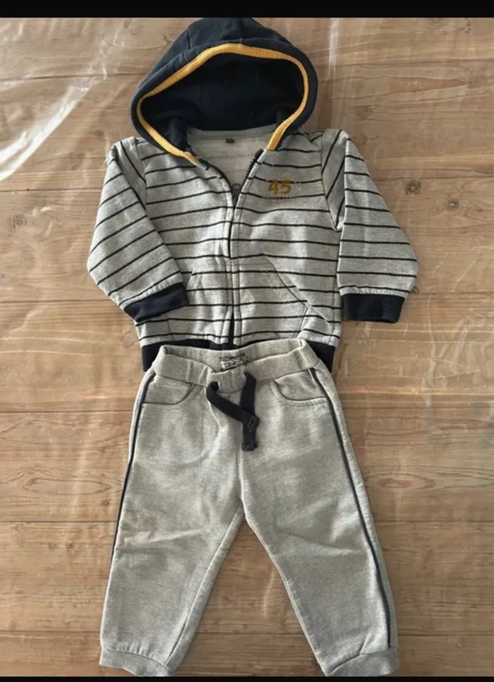 Ensemble jogging 12 mois