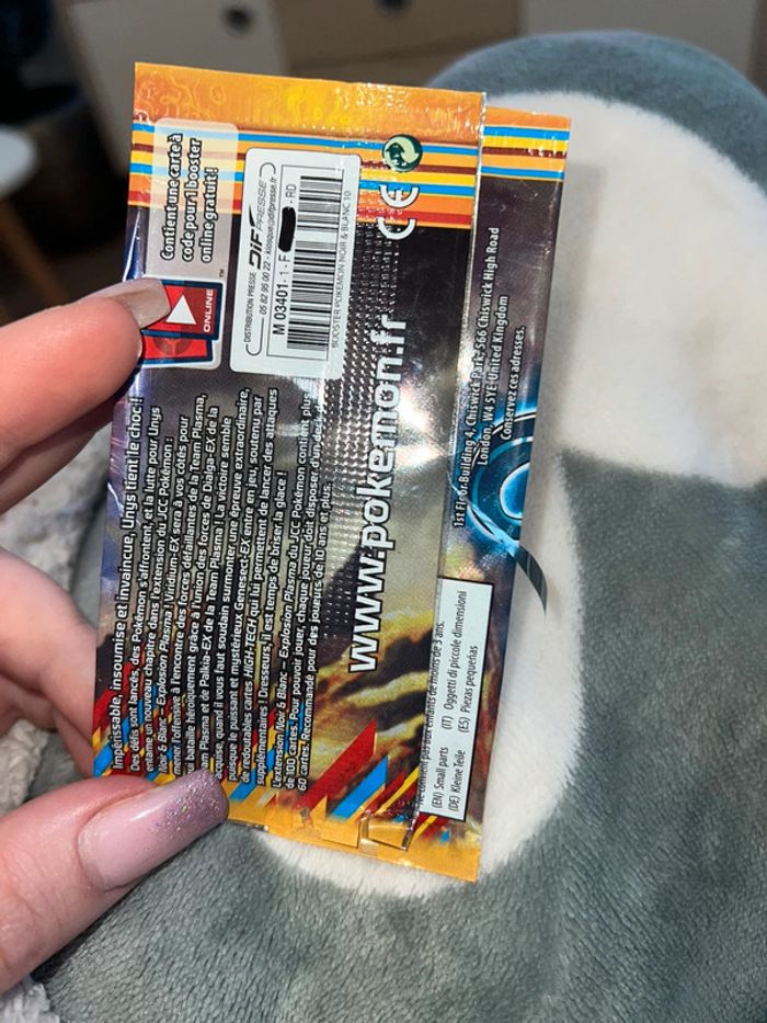 Booster vide Pokémon vintage noir et blanc explosion plasma sans carte - photo numéro 3