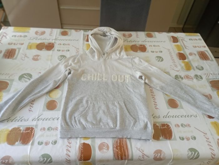 Sweat à capuche gris/blanc 12 ans H&M 3€