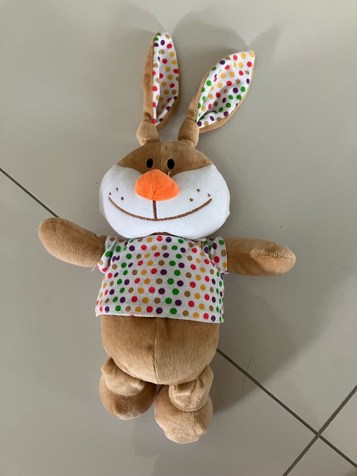 Lapin en peluche
