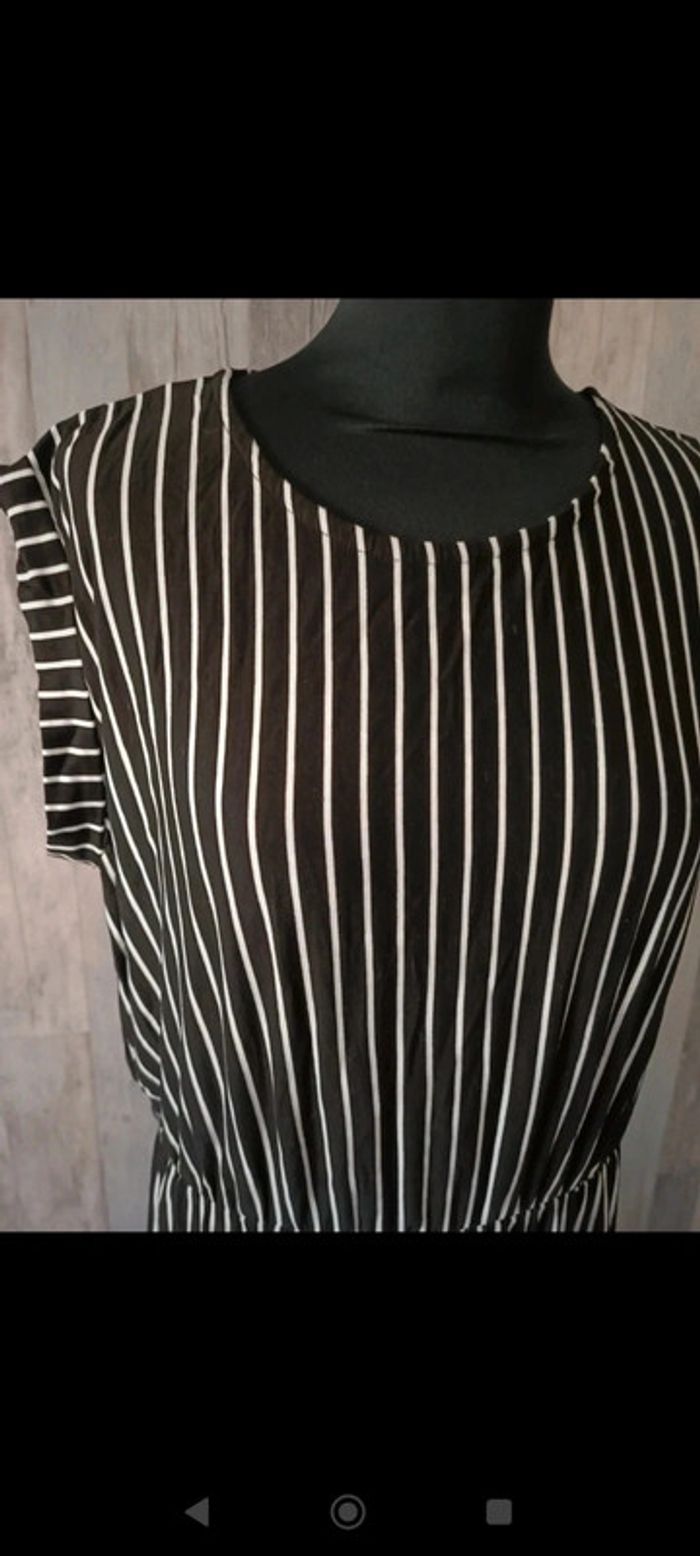 Robe à lignes 46 - photo numéro 2
