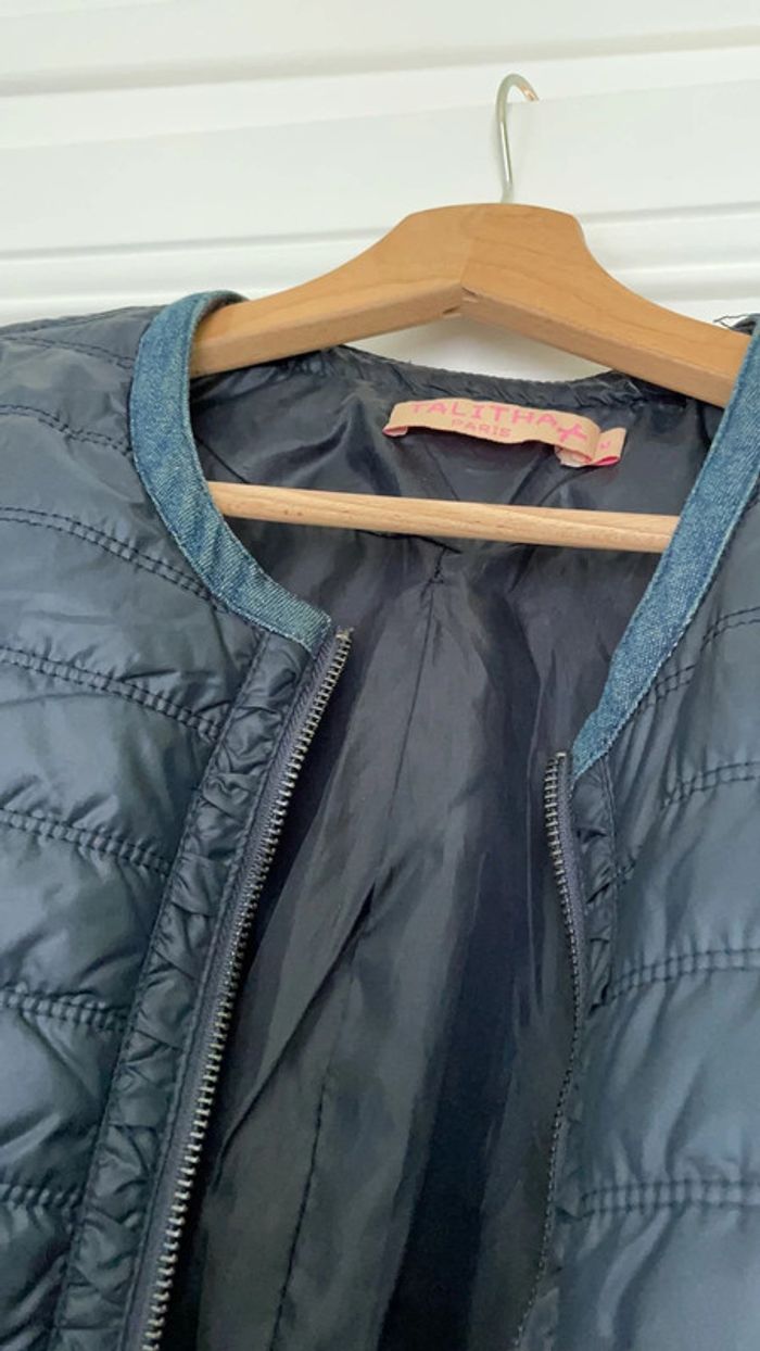 Doudoune taille M bleu marine et liserés en jean marque Talitha - photo numéro 2
