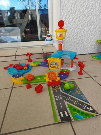 Tut tut bolide aeroport