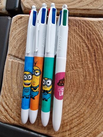 Lot stylos BIC 4 couleurs