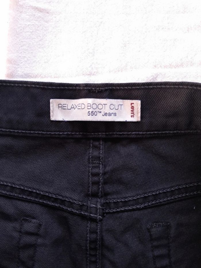 Jean levis 550 relaxed boot cut modèle pour hanches arrondies - photo numéro 5