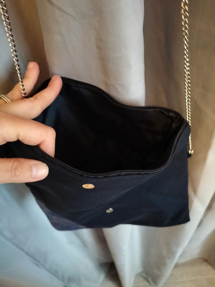 Pochette avec lanière chaînette - photo numéro 4