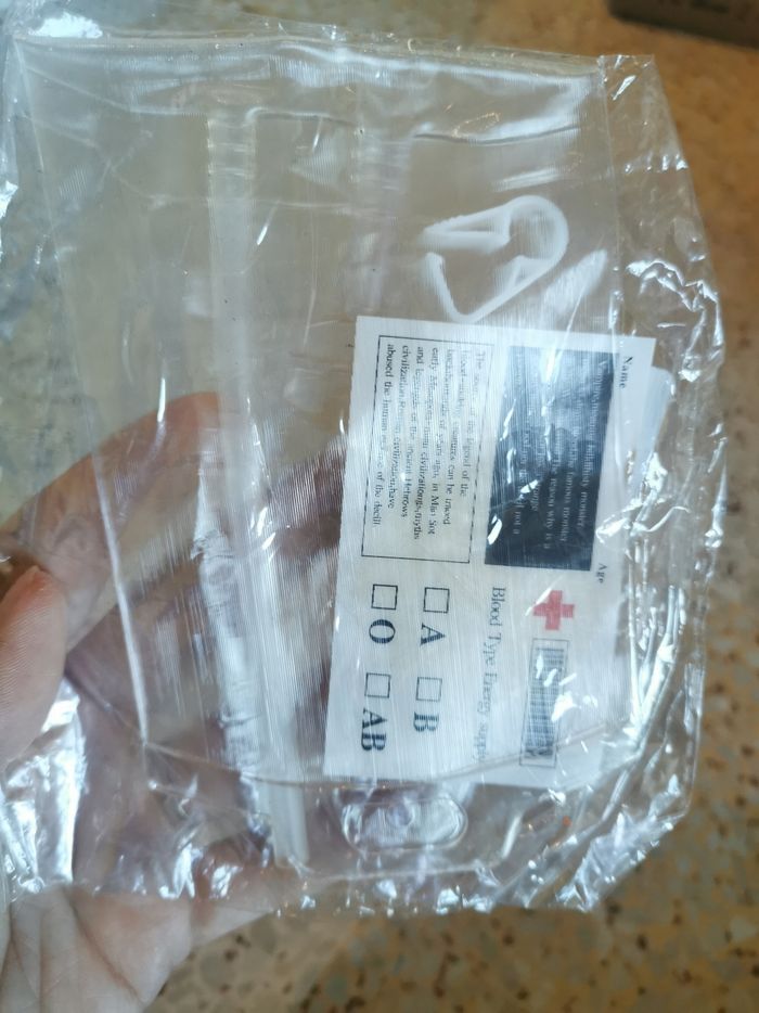 Lot de 2 poche de sang pour haloween neuves - photo numéro 2