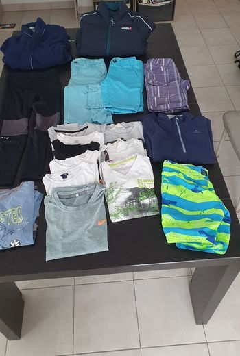 Lot de 18 vetements en 8 ans