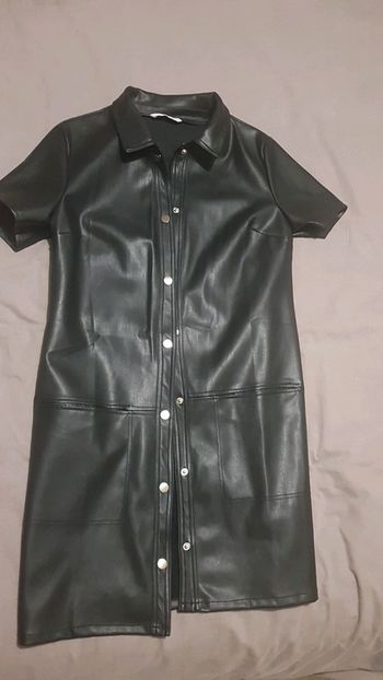 Robe cuir chaude à pressions