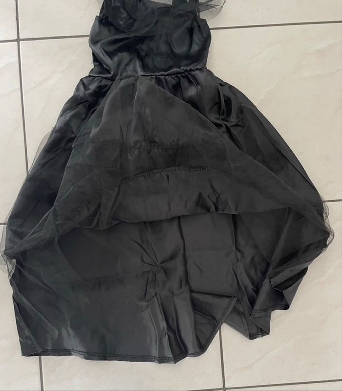 Déguisement  T 10-12 ans  robe et  perruque Mercredi Addams T 4/6 ans Neuf étiquette - photo numéro 7