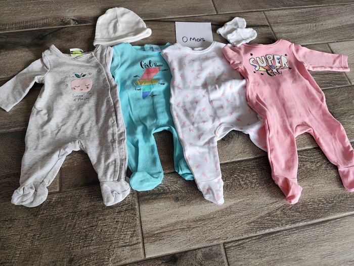 Superbe lot à paillettes de 4 pyjamas été coton 1 bonnet et des moufles - photo numéro 2
