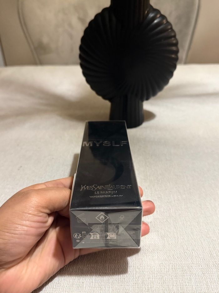 Parfum Myslf de Yves Saint-Laurent, rechargeable - photo numéro 2