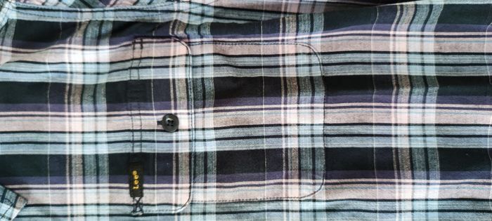 Chemise bleu et noire à manches courtes marque Lee pour homme taille M - photo numéro 4