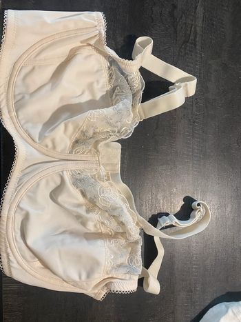 Soutien gorge crème neuf