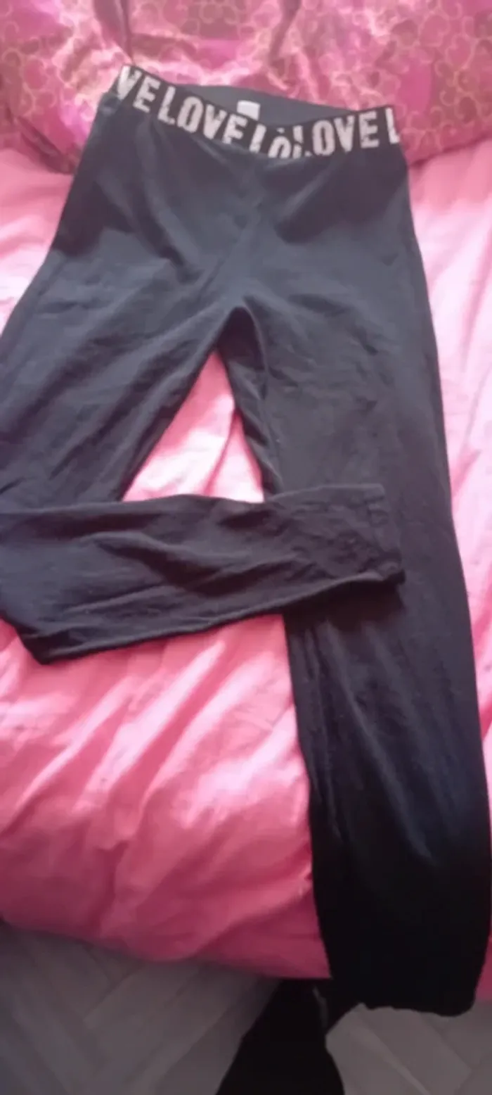 Joli legging noir tout simple shein 11/12 ans en très bon état