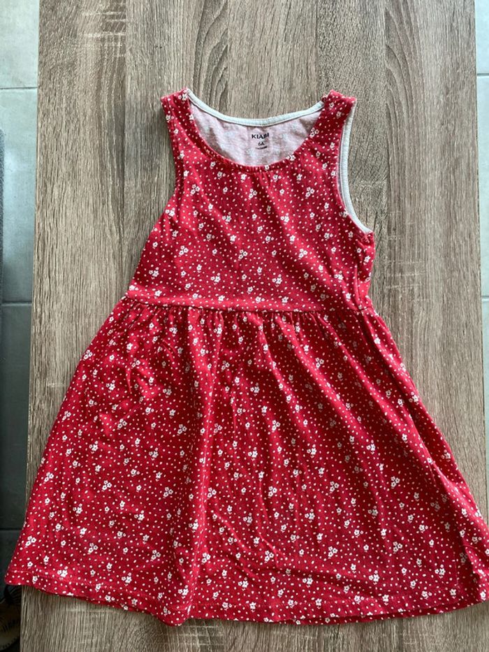 Robe rouge fleurie 6 ans