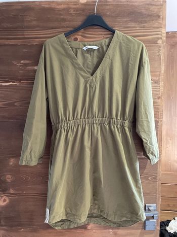 Robe courte kaki Zara