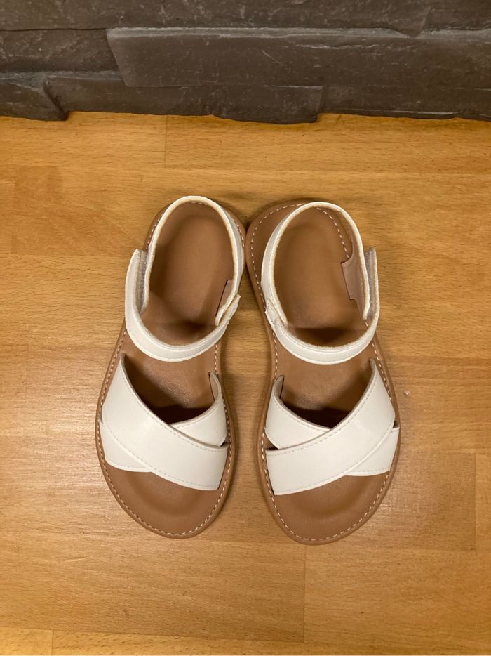 Sandales blanches 27 - photo numéro 2